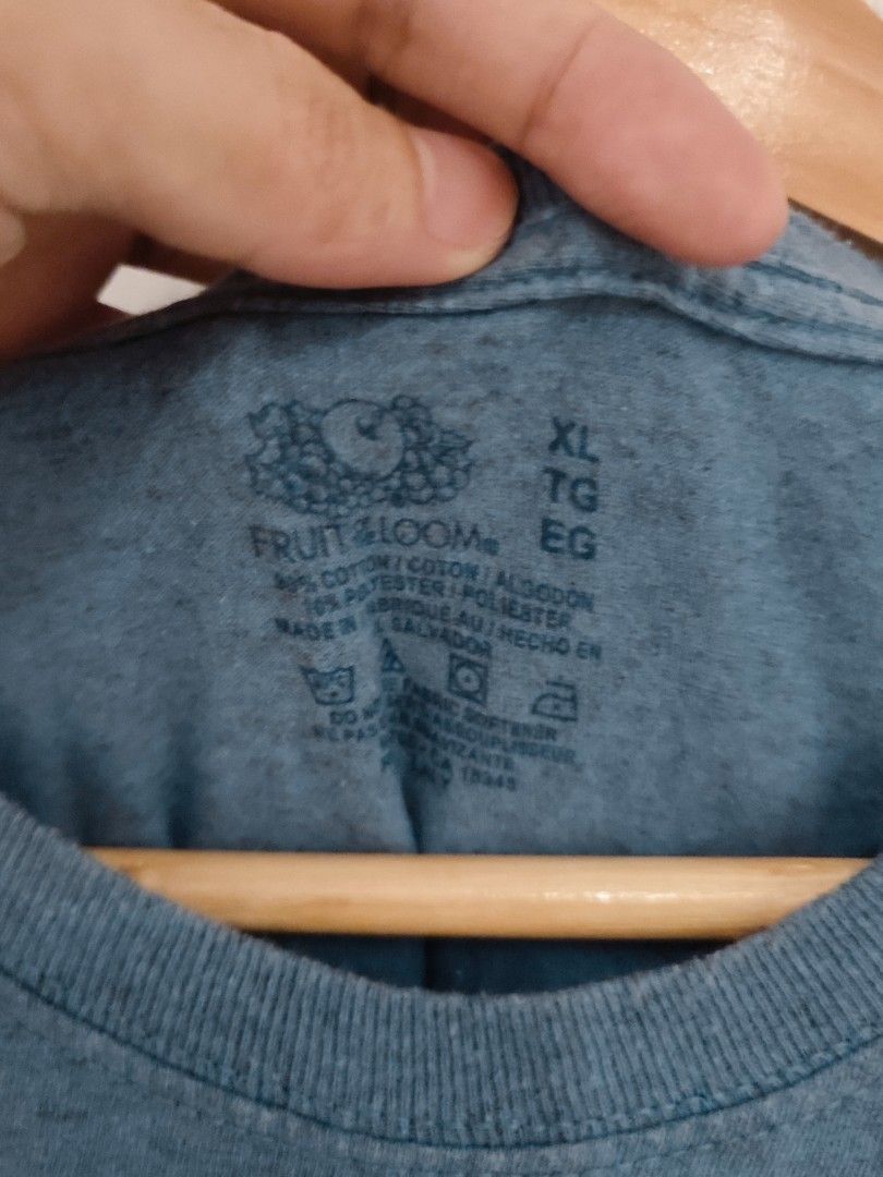 Fruit Of The Loom Pocket Tee (Category: Tshirts & Polo Shirts ) located in Ibajay. Submitted by trendholicrepublique (Listing ID 1463892121, Image 3). Description: Fruit Of The Loom Pocket Tee 99 Php Color Rate 9.8/10 XL On Tag (22.5 x 31) Very Good to Excellent Condition (need wash).