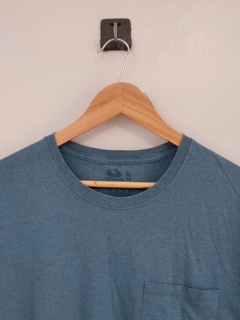 Fruit Of The Loom Pocket Tee (Category: Tshirts & Polo Shirts ) located in Ibajay. Submitted by trendholicrepublique (Listing ID 1463892121, Image 2). Description: Fruit Of The Loom Pocket Tee 99 Php Color Rate 9.8/10 XL On Tag (22.5 x 31) Very Good to Excellent Condition (need wash).