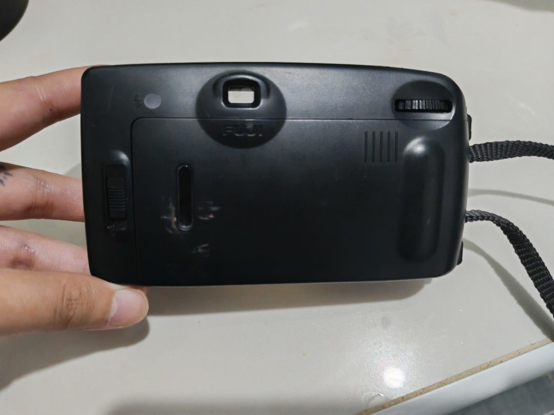 Fujifilm Tele Bene 35mm Point and Shoot Camera (Category: Cameras) located in Imus. Submitted by aey_crcd (Listing ID 1463780314, Image 2). Description: - Fujifilm Tele Bene Camera (Black) - Film Type: 35mm - ISO Settings: 100/200 and 400 - Built-in Flash - Tested RFS - Nakatambak lang brought for ₱3,500 Hindi na din nagamit 📍IMUS CAVITE .