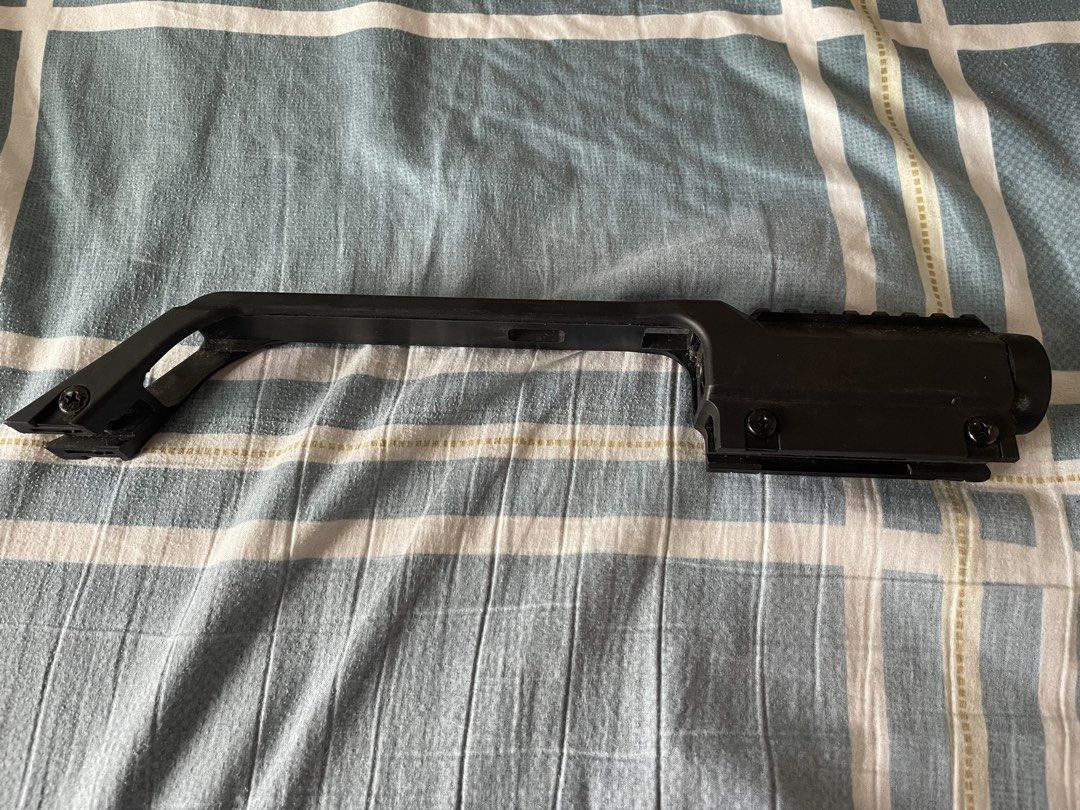 G36 Hensoldt optic (Category: Combat Sports) located in Pasig City. Submitted by cheemschorger (Listing ID 1463743539, Image 1). Description: G36 Hensoldt optic with top rail mount 3x magnification Windage & elevation fixed, requires internal tinkering to be useable.