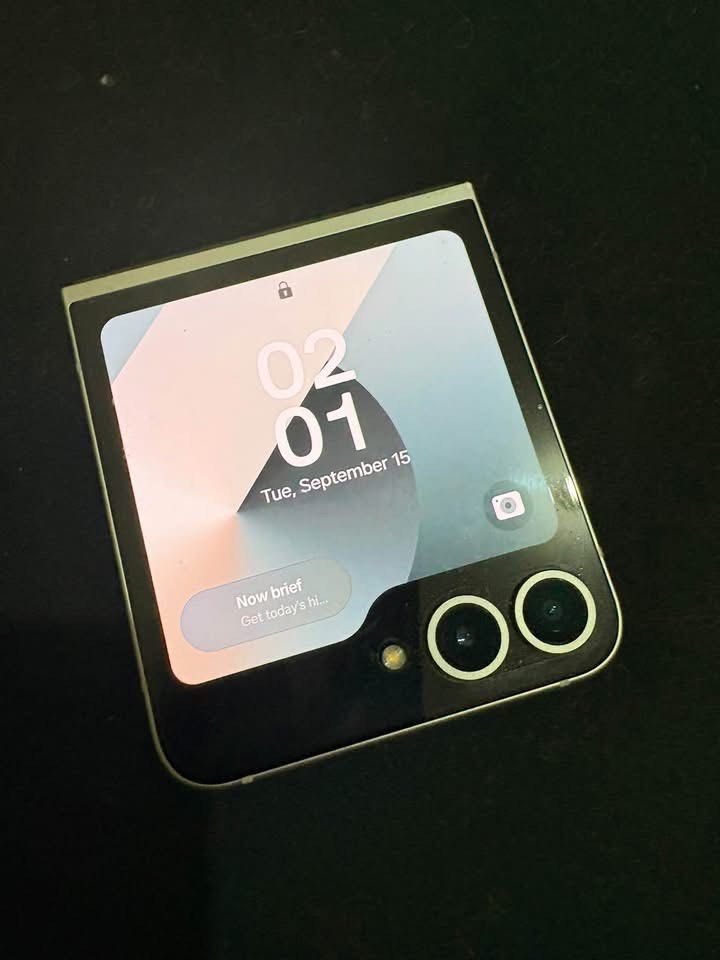Galaxy Z flip 6 (Category: Samsung) located in Cainta. Submitted by zealdog.a3e335 (Listing ID 1463849598, Image 1). Description: For Sale: Samsung Galaxy Z Flip 6 (256GB) * Price: [27,500] * Storage / RAM: 256GB / 12GB RAM * Color: [Blue] * * Condition: [97% smooth / Excellent working condition] * Status: NTC Approved, Factory Unlocked / Openline to all networks * Issues: No hidden issues, no green lines, cameras clear, unli reset upon meet-up *