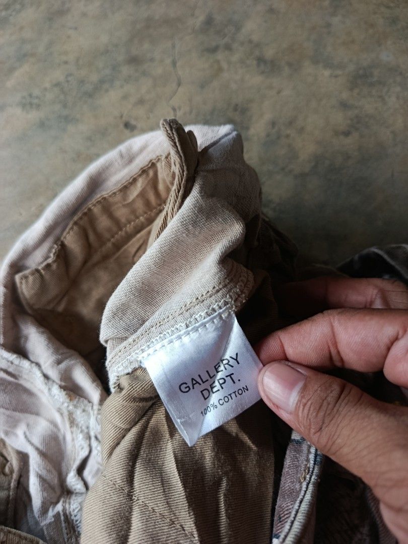 Gallery Dept Multi Patch Cargo Camou Short (Category: Shorts) located in Davao. Submitted by VFinds414 (Listing ID 1463800076, Image 3). Description: Gallery Dept Multi Patch Cargo Camou Short Waist 34-36 Length 20.5 Excellent Condition 1499 add ship.