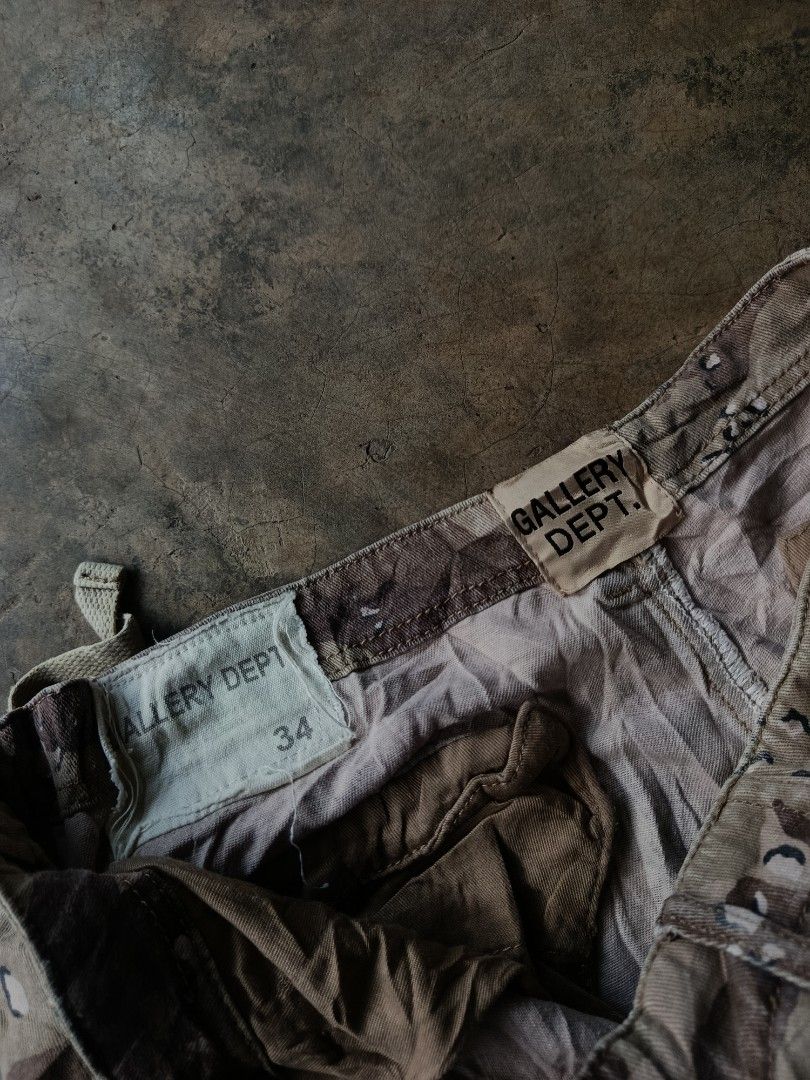 Gallery Dept Multi Patch Cargo Camou Short (Category: Shorts) located in Davao. Submitted by VFinds414 (Listing ID 1463800076, Image 2). Description: Gallery Dept Multi Patch Cargo Camou Short Waist 34-36 Length 20.5 Excellent Condition 1499 add ship.