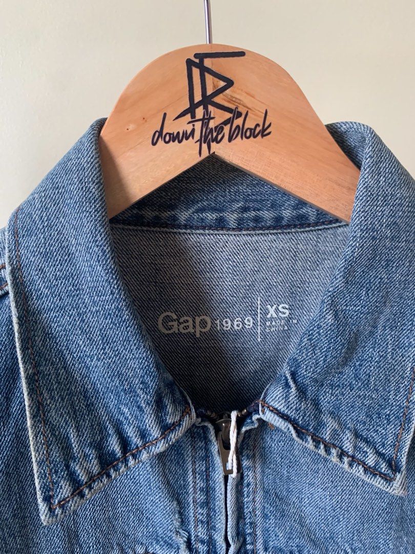 GAP 1969 Denim Jacket (Category: Coats, Jackets and Outerwear) located in Davao. Submitted by neverexdowntheblock (Listing ID 1463840019, Image 2). Description: GAP 1969 Denim Jacket ₱1,200 - XS on tag - Authentic - Good Quality - No issues 📍Davao City IG Selling: @dtb_clo & @nevere.clo.