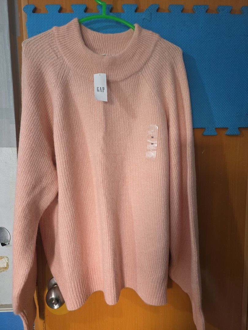 GAP KNITTED CARDIGAN (Category: Coats, Jackets and Outerwear) located in Manila. Submitted by meriux2026 (Listing ID 1463798342, Image 1). Description: color :pink brandnew with tag.
