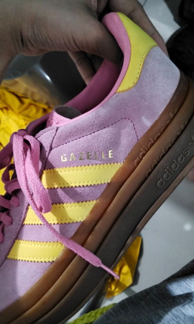 GAZELLE BOLD (Category: Sneakers) located in Manila. Submitted by mariebelle__ (Listing ID 1463759217, Image 2). Description: 🏷️ PERSONAL PAIR| WORN 4X 💬 DM ME FOR Offer 🏷️ DM FOR MORE PHOTOS ✅ ORIGINAL PAIR 📦 NO BOX 📦 PAIR WORN 📦 BRAND NEW 📦 IN VERY EXCELLENT CONDITION ✅ NO ISSUES.