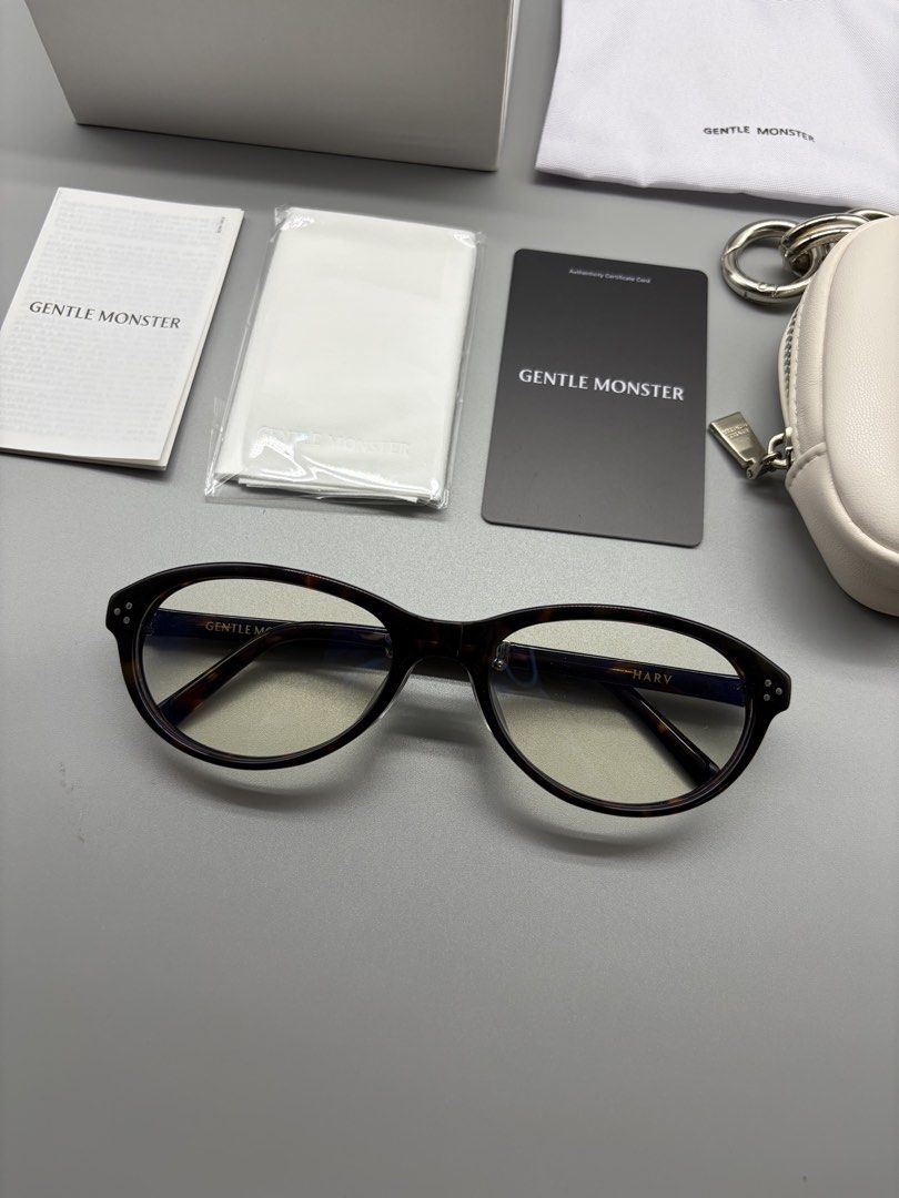 Gentle Monster Veggie Harv T1 C (Tortoiseshell) (Category: Sunglasses & Eyewear) located in Bacoor. Submitted by thegentleluxe (Listing ID 1463837723, Image 2). Description: Gentle Monster Veggie Harv T1 C (Tortoiseshell) Complete with Inclusions Box, Cloth, Booklet, Pouch Pre-Order/On Hand Other Colors: Pre-Order 5495php only! (Excluding Shipping Fee) Follow our Page FB: The Gentle Luxe IG: thegentleluxestore.