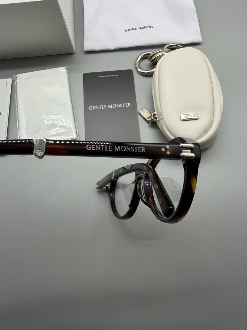 Gentle Monster Veggie Harv T1 C (Tortoiseshell) (Category: Sunglasses & Eyewear) located in Bacoor. Submitted by thegentleluxe (Listing ID 1463837723, Image 3). Description: Gentle Monster Veggie Harv T1 C (Tortoiseshell) Complete with Inclusions Box, Cloth, Booklet, Pouch Pre-Order/On Hand Other Colors: Pre-Order 5495php only! (Excluding Shipping Fee) Follow our Page FB: The Gentle Luxe IG: thegentleluxestore.