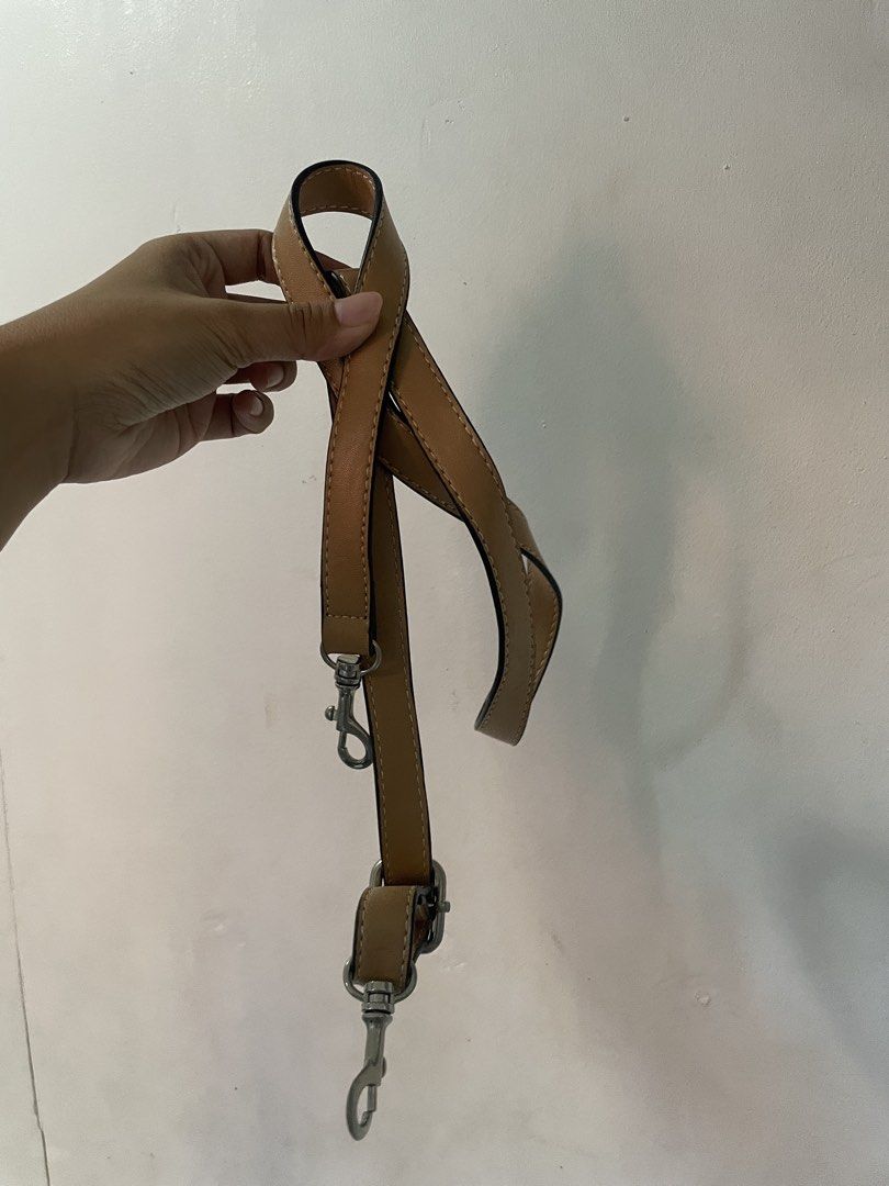 GIANI BERNINI bag (Category: Shoulder Bags) located in Manila. Submitted by dianneeeee12 (Listing ID 1463934681, Image 3). Description: no issue. .