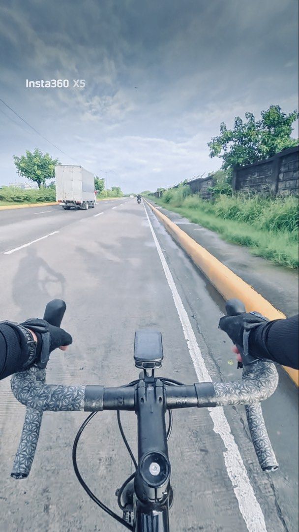 Giant AR Contend 1 Road Bike (Category: Bicycles) located in Malabon City. Submitted by yohan27 (Listing ID 1463778668, Image 2). Description: RUSH FOR SALE: Giant Contend AR 1 (All-Road / Endurance Road Bike) Location: Muntinlupa City Specs & Details:Frame: ALUXX-Grade Aluminum, 12mm thru-axle, flat-mount disc For: Advanced-Grade Composite, full-composite OverDrive steerer Size: Small / 51cm] Group-set: Shimano 105 Hydraulic Disc Brake (2x12 202