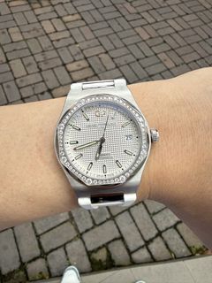(Category: ) located in . Submitted by ninety_one_timepiece (Listing ID 1463791414, Image 1). Description: .