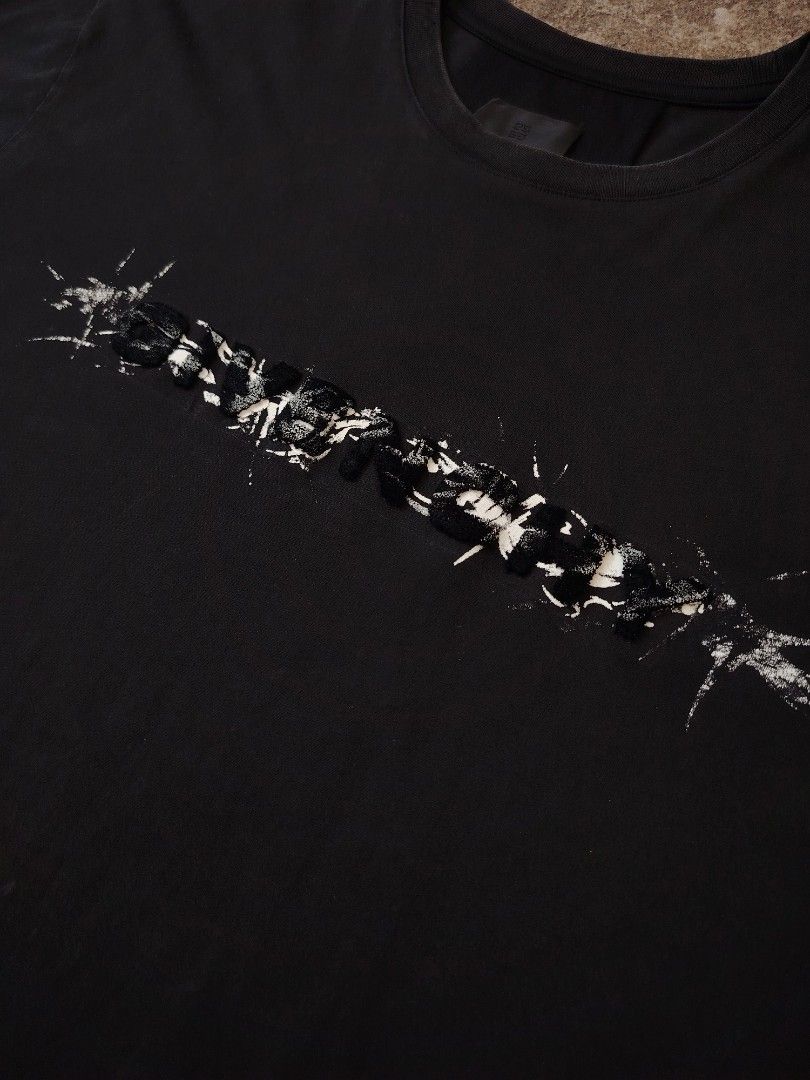 GIVENCHY PARIS (Category: Tshirts & Polo Shirts ) located in Caloocan City. Submitted by kuyamohope (Listing ID 1463793745, Image 2). Description: GIVENCHY 24x30 VERY GOOD CONDITION 400.