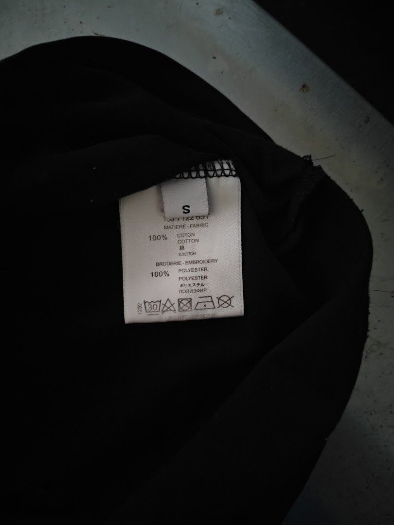 Givenchy Paris Black '17' T-Shirt Size S (Category: Activewear) located in Manila. Submitted by jepoy_padz (Listing ID 1463934574, Image 2). Description: - Black Givenchy Paris T-shirt - Features white and black '17' graphic on front - Made from 100% cotton - Size S - Easy to style staple piece.