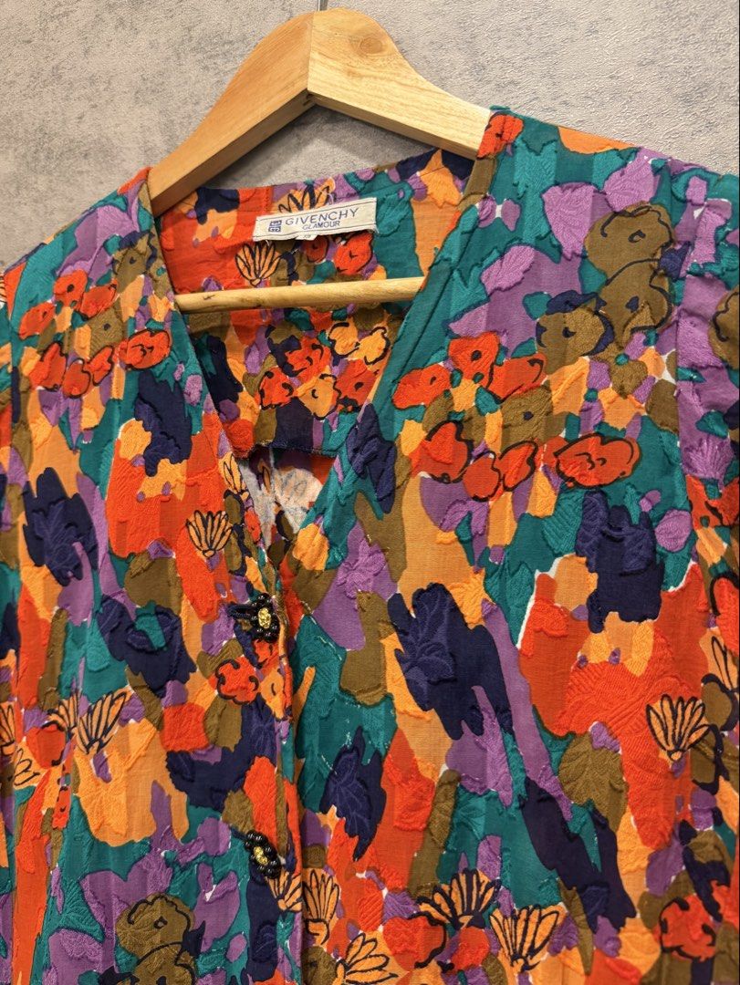 Givenchy Vintage (Category: Shirts) located in Quezon City. Submitted by macleen17 (Listing ID 1463828629, Image 2). Description: Givenchy Vintage Size M Excellent Condition Flower buttons Gold Multiple Color design .