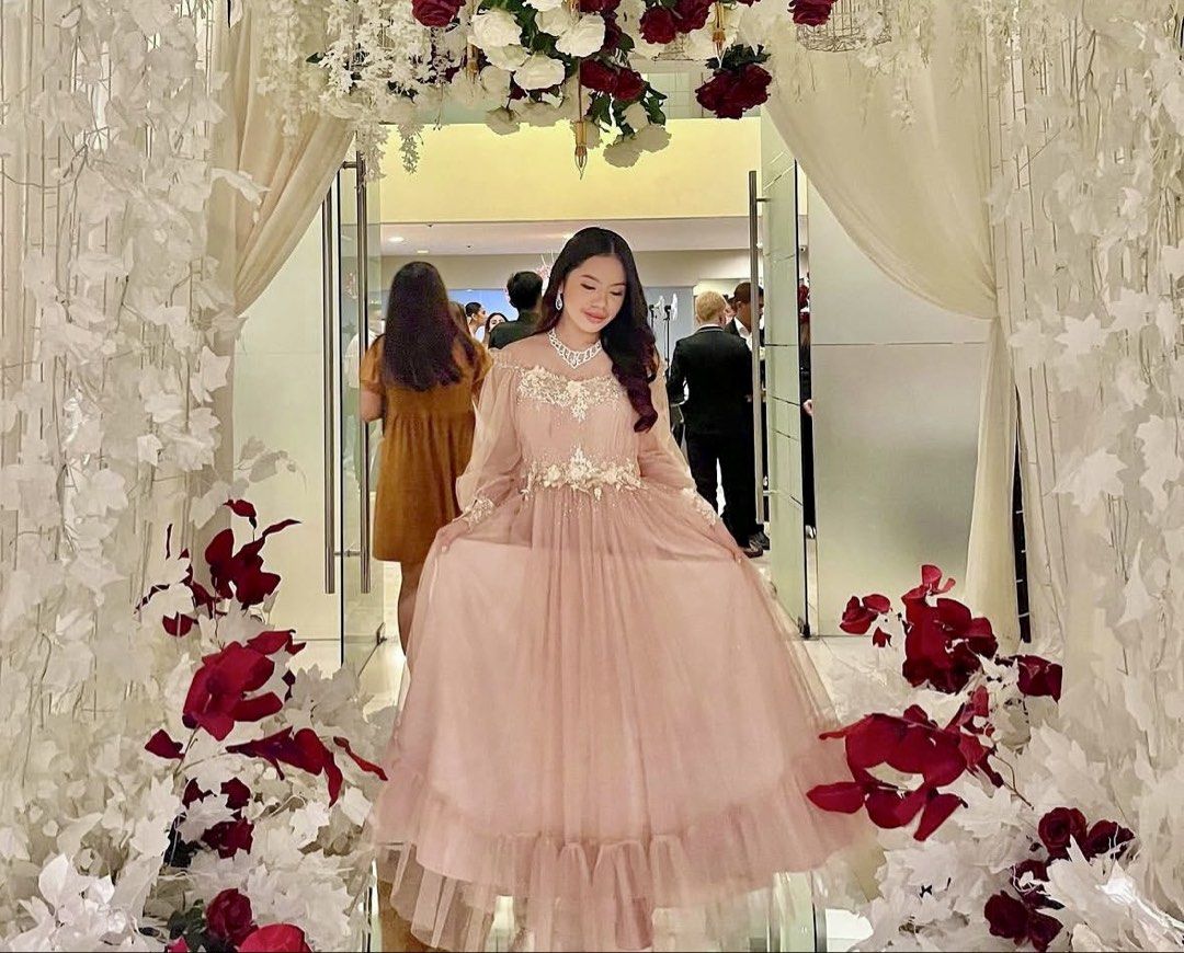 Gowns for Sale (Category: Evening dresses & gowns) located in Manila. Submitted by lucky_pretty_girl (Listing ID 1463795311, Image 2). Description: 🌟 GOWNS FOR SALE 🌟 Giving these beautiful gowns a new home! ₱4,000 each 🤍 • Worn only once for my debut • Well-maintained & in excellent condition • Beautiful and ready to wear • Perfect for debuts, proms, balls, and other formal occasions A special gown deserves another special moment. 📩 DM me fo