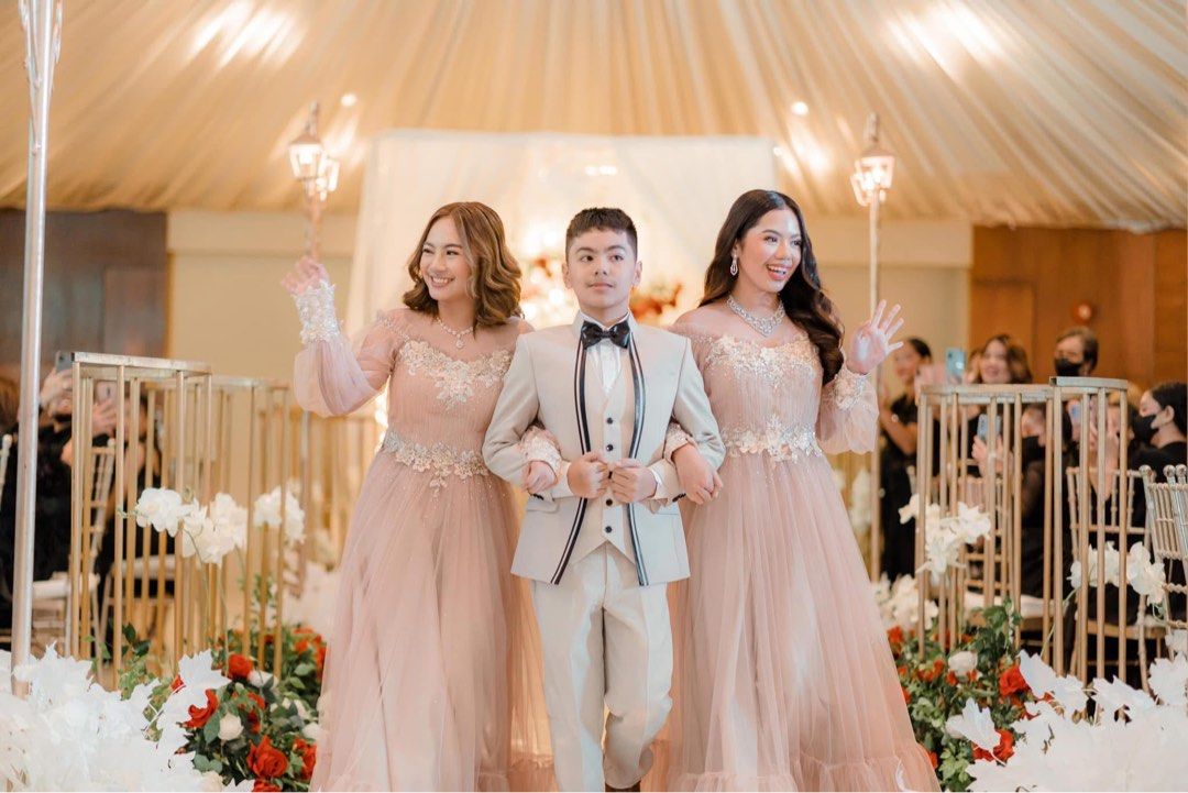 Gowns for Sale (Category: Evening dresses & gowns) located in Manila. Submitted by lucky_pretty_girl (Listing ID 1463795311, Image 1). Description: 🌟 GOWNS FOR SALE 🌟 Giving these beautiful gowns a new home! ₱4,000 each 🤍 • Worn only once for my debut • Well-maintained & in excellent condition • Beautiful and ready to wear • Perfect for debuts, proms, balls, and other formal occasions A special gown deserves another special moment. 📩 DM me fo