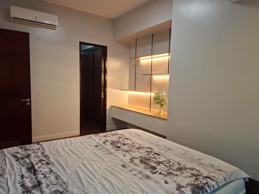 Grand Hyatt BGC 2BR for RENT (Category: Apartments & Condos) located in Makati City. Submitted by lemontreerealestateinc. (Listing ID 1463824313, Image 2). Description: FOR RENT GRAND HYATT BGC Bonifacio Global City, Taguig Furnished 2-bedroom condominium unit for rent at Grand Hyatt with a 110 sqm floor area and 1 Parking Slot. This Furnished condo in BGC offers a comfortable and convenient lifestyle in a prime location near offices, shopping ma