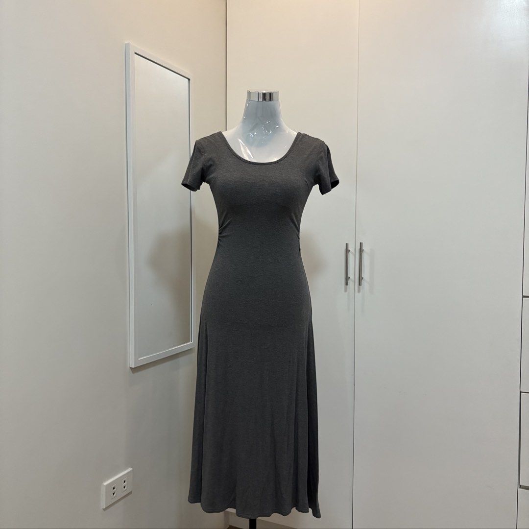 Gray fitted dress with back design (Category: Dresses) located in Angeles City. Submitted by declutteredcloset_ (Listing ID 1463904688, Image 1). Description: Xs-s.