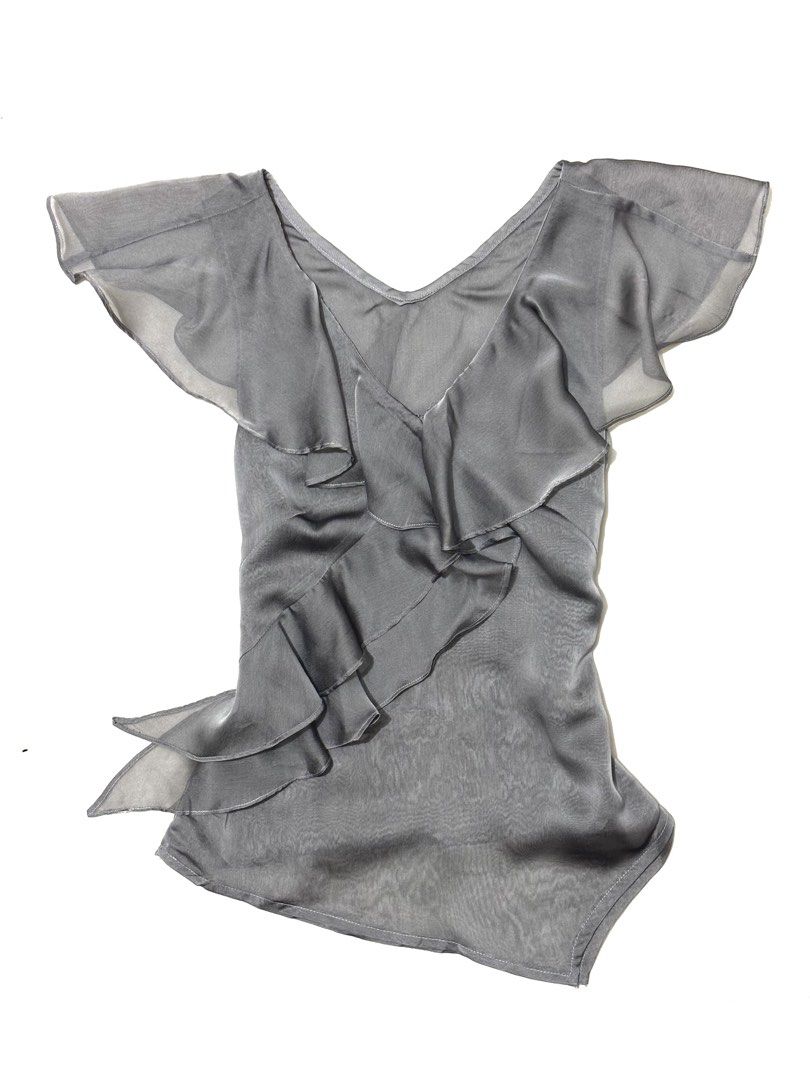 SOLD! gray whimsy flowy sheer top (Category: Sleeveless) located in Mabalacat. Submitted by lueur.rei (Listing ID 1463884214, Image 2). Description: ⊹ ࣪ ˖ XS-S ⊹ ࣪ ˖ with side zip ⊹ ࣪ ˖ sellers fave ⊹₊˚‧︵‿₊୨ᰔ୧₊‿︵‧˚₊⊹ — measurements were taken in flat lay — picture may vary due to lighting — please read guidelines before buying — once item is confirmed, please send your complete order form and screenshot of order/s .