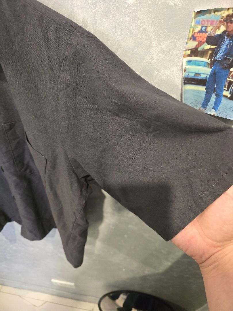 Gray Workwear Crop Polo (Category: Tshirts & Polo Shirts ) located in Quezon City. Submitted by outofhabits_store (Listing ID 1463817225, Image 3). Description: Size: Small Width: 19 inches Length: 23.5 inches Buy 2 items worth 600 pesos and get them for 1,000 Payment method: GCash Shipping options (shouldered by buyer): J&T 3-7 days, Lalamove or Grab within the day Location: Quezon City Please manage your expectations as this item is not brand n