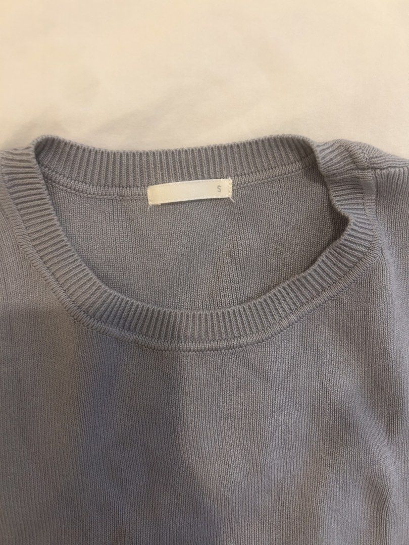 grey knit sweater vest basic capsule wardrobe classy minimalist (Category: Sleeveless) located in Paranaque City. Submitted by bruised_soup (Listing ID 1463895132, Image 2). Description: rfs: decluttering mop: gcash / bank transfer mod: jnt / lalamove -> payment first before shipment -> sf shouldered by buyer -> first to pay gets the item -> no cancellations/returns 🏷️ gray knit vest, sweater vest, knit top, sleeveless sweater, cropped vest, min