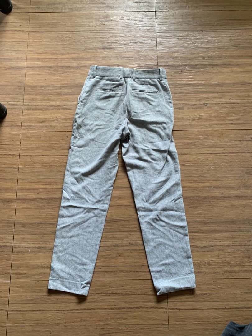 grey tailored ankle-length trouser (Category: Announcements) located in Manila. Submitted by nikwieue (Listing ID 1463791324, Image 2). Description: trouser from the premium fashion brand Reiss. 14 inch waist (flat lay) 37 inch length .