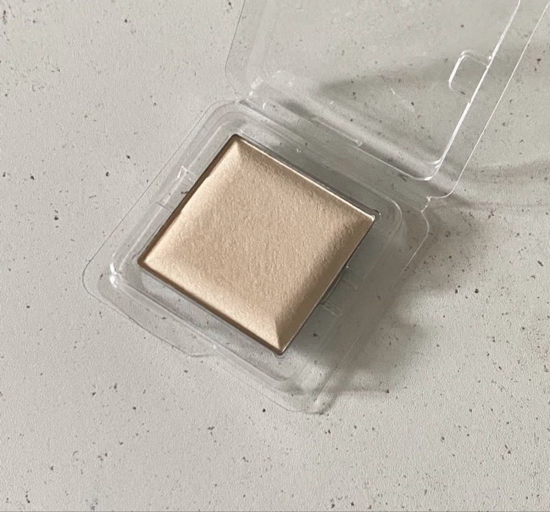 Grwm Baked Soft Veil Finishing Powder Juno (Category: Makeup) located in Binan City. Submitted by mypreloved_haul (Listing ID 1463764458, Image 3). Description: Swatched only! .