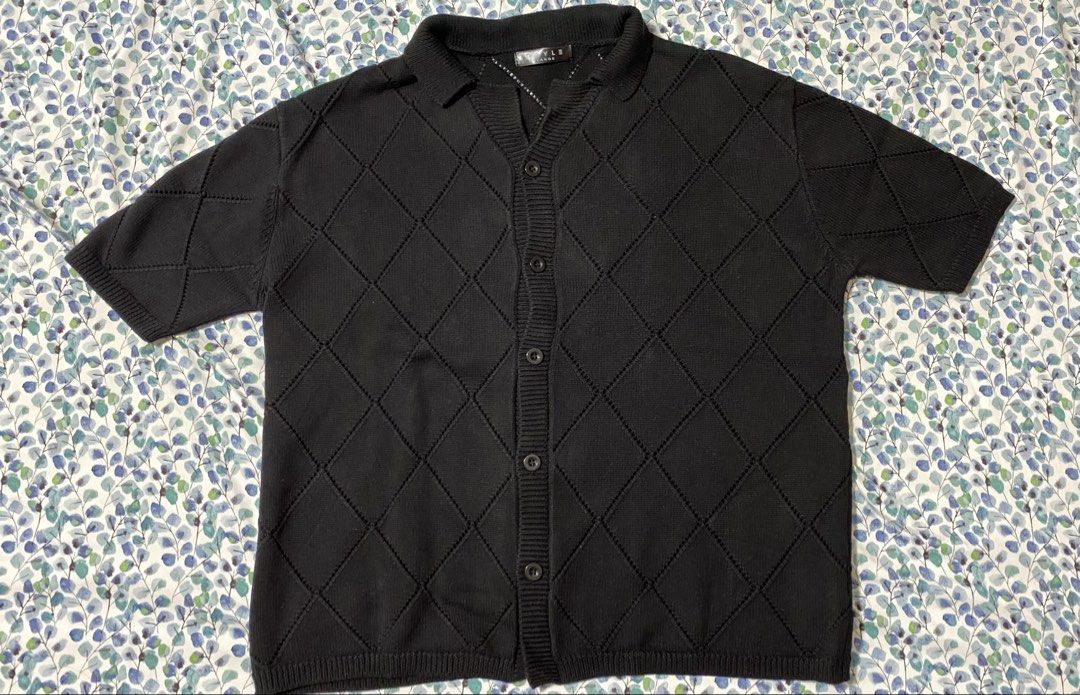 GRYLE KNIT SHORT SLEEVE POLO (Category: Tshirts & Polo Shirts ) located in Santa Rosa. Submitted by jaydenmateo (Listing ID 1463872573, Image 1). Description: LENGTH 27 INCHES WIDTH 24 INCHES SLEEVES 11 INCHES LIKE NEW, NEVER WORN.