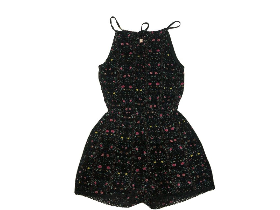 GTWFAB Romper Size Medium (Category: Rompers) located in Calamba. Submitted by kiyanc3 (Listing ID 1463923690, Image 1). Description: .
