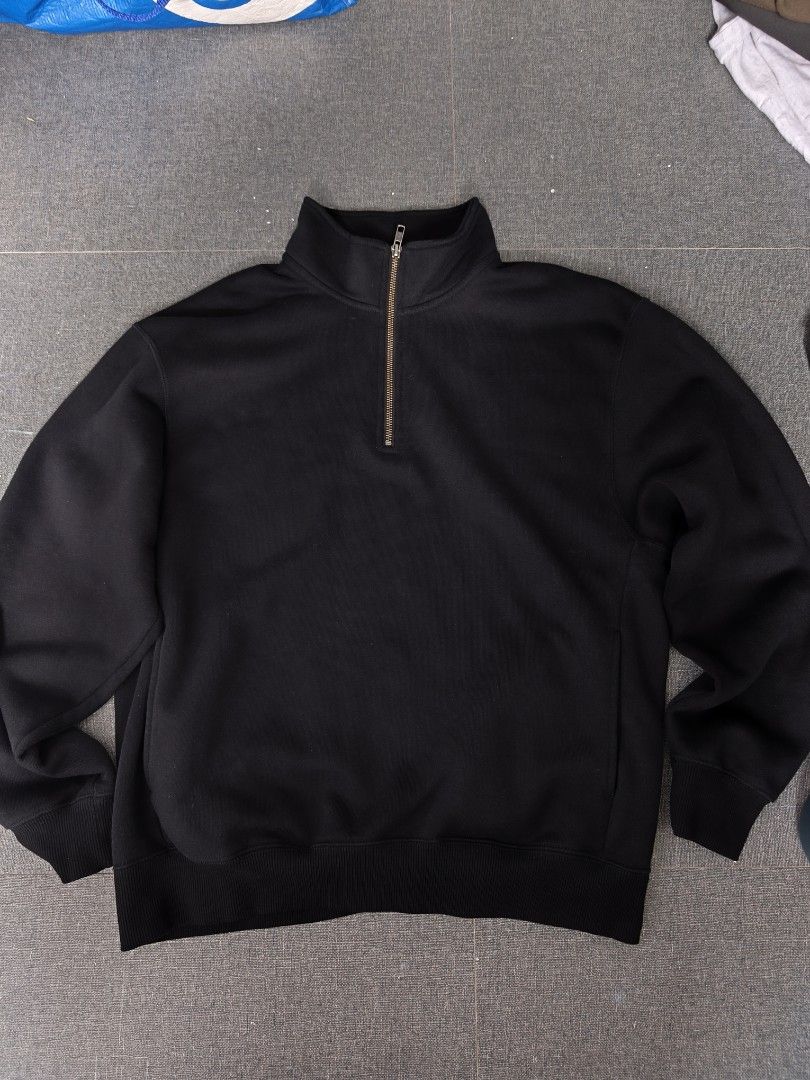 GU Black Half Zip Sweatshirt (Category: Coats, Jackets and Outerwear) located in Manila. Submitted by gelog2 (Listing ID 1463789439, Image 1). Description: - GU black sweatshirt - Half-zip neckline - Ribbed cuffs and hem - Estimated size: S - Perfect for layering or standalone wear - Simple and classic design.