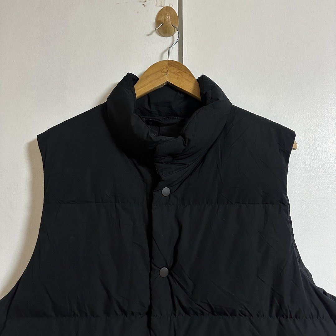 GU Heat Padded Vest (Category: Coats, Jackets and Outerwear) located in General Trias. Submitted by seconddegreeco (Listing ID 1463876500, Image 3). Description: GU Heat Padded Vest Medium 27 length 22 width Excellent ‼️ No issue.