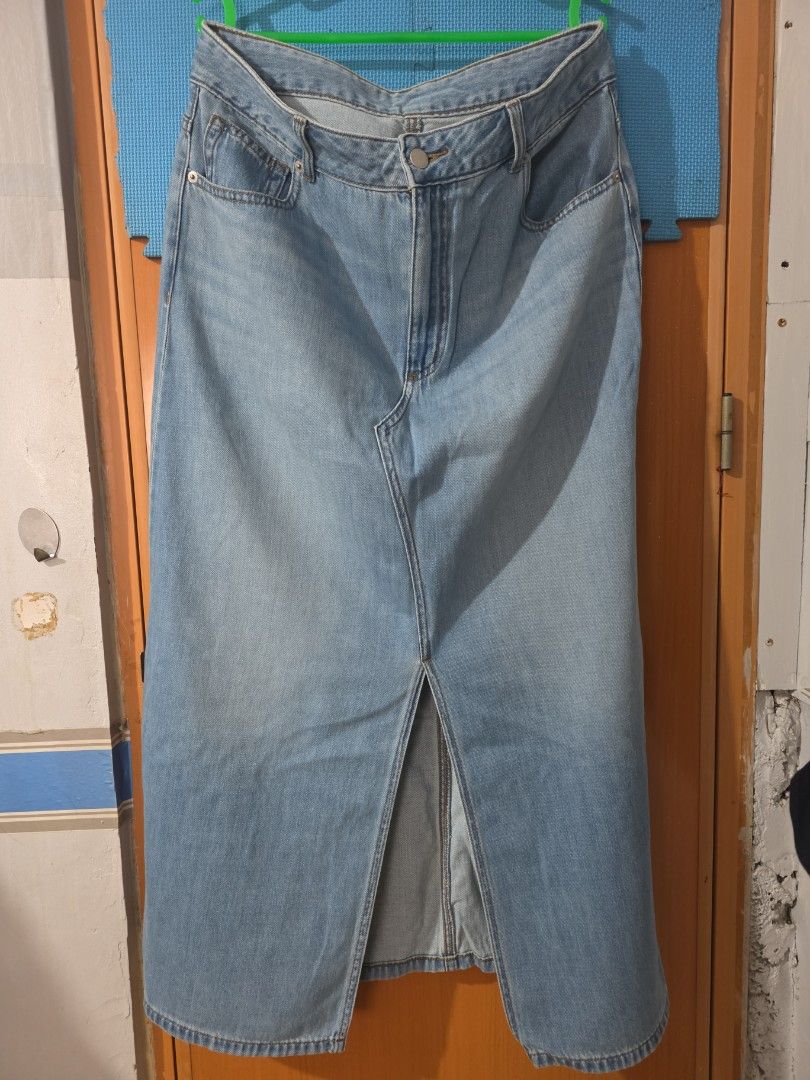 GU long akirt (Category: Skirts) located in Manila. Submitted by meriux2026 (Listing ID 1463796513, Image 1). Description: brandnew without tag RFS:decluttering just pm if interested.