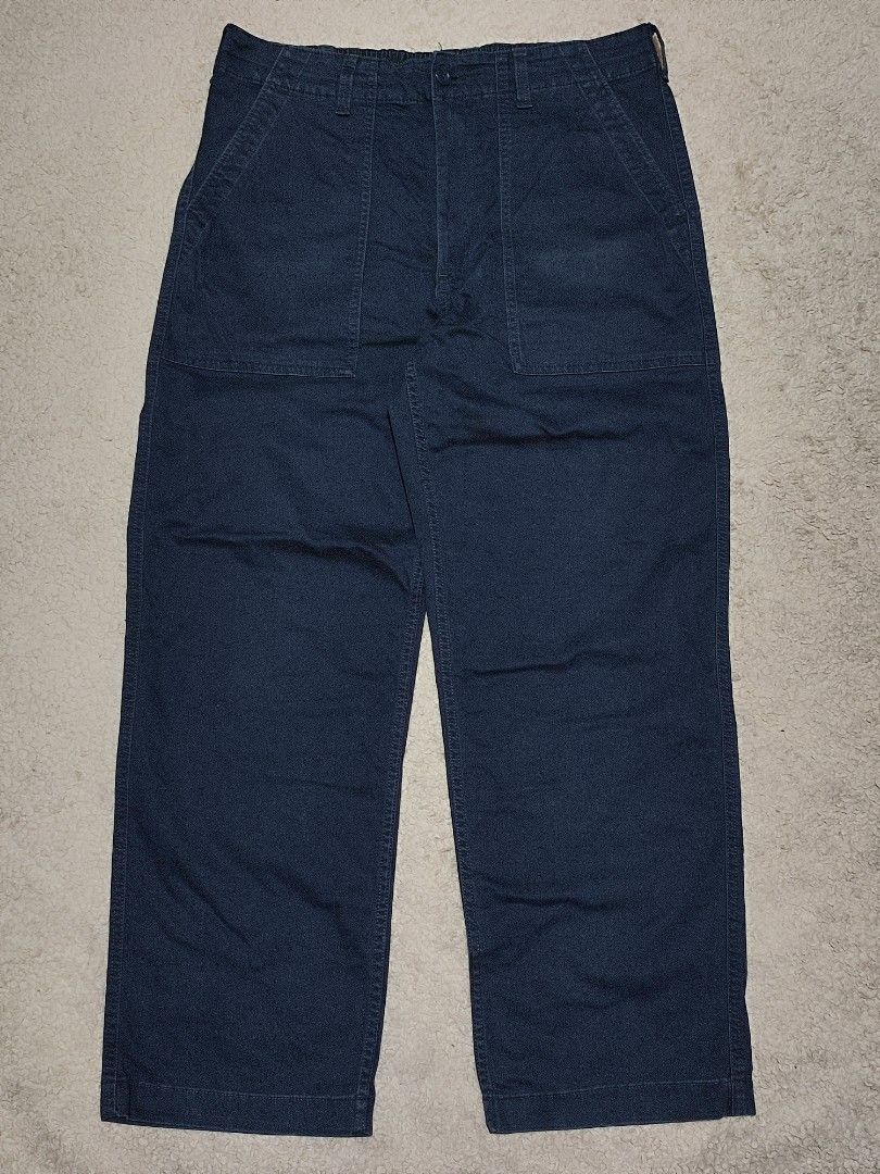 GU Navy Blue Utility Pants Size L (Category: Trousers) located in Manila. Submitted by anthonig (Listing ID 1463936343, Image 1). Description: Length: 39 inches outseam Width: 32 inches Hem: 8.5 inches Price: 400 pesos Condition: 9.2/10 Issues: minimal fading (2nd photo left pocket) PM if interested or for inquiries Meetups within MANILA only Can do shipping at buyers expense .