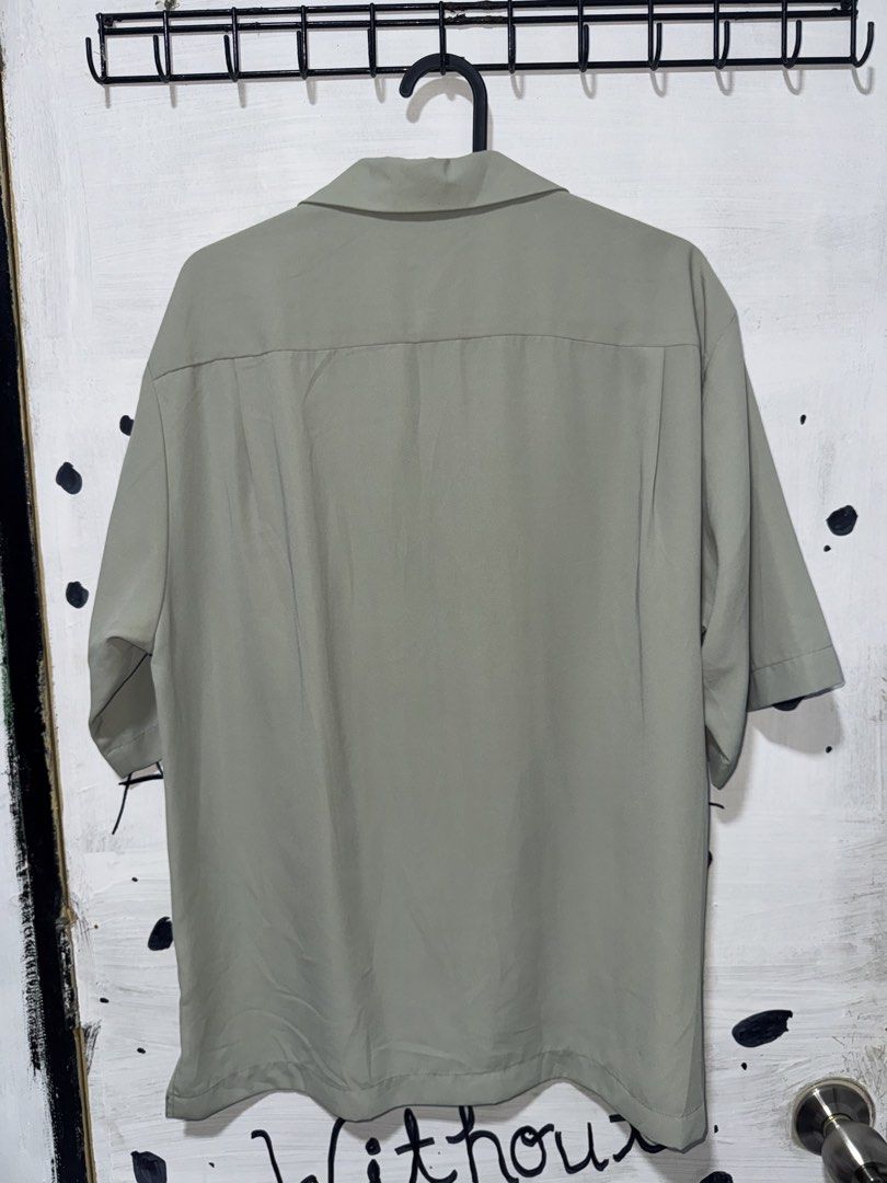 GU Open Collar Shirt (Olive Green) (Category: Tshirts & Polo Shirts ) located in Manila. Submitted by jorem.franco (Listing ID 1463841604, Image 3). Description: Dimensions (in inches): Length: 27 Shoulder: 18.5 Width: 21 Small on tag Fit to Medium to Large * The item is negotiable, just hit me up! * Send us your order form once you decided to purchase the product. * Double-check the dimensions before buying. * Additional shipping charges may app