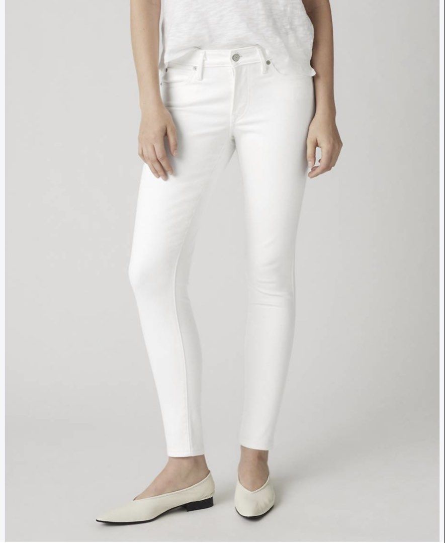 GU White Skinny Jeans (Category: Jeans) located in Cavite. Submitted by yakultjeni85475 (Listing ID 1463895899, Image 1). Description: - White skinny jeans from GU - Classic five-pocket style - Button and zip closure - Versatile staple for any wardrobe - Easy to dress up or down - Great for everyday wear.