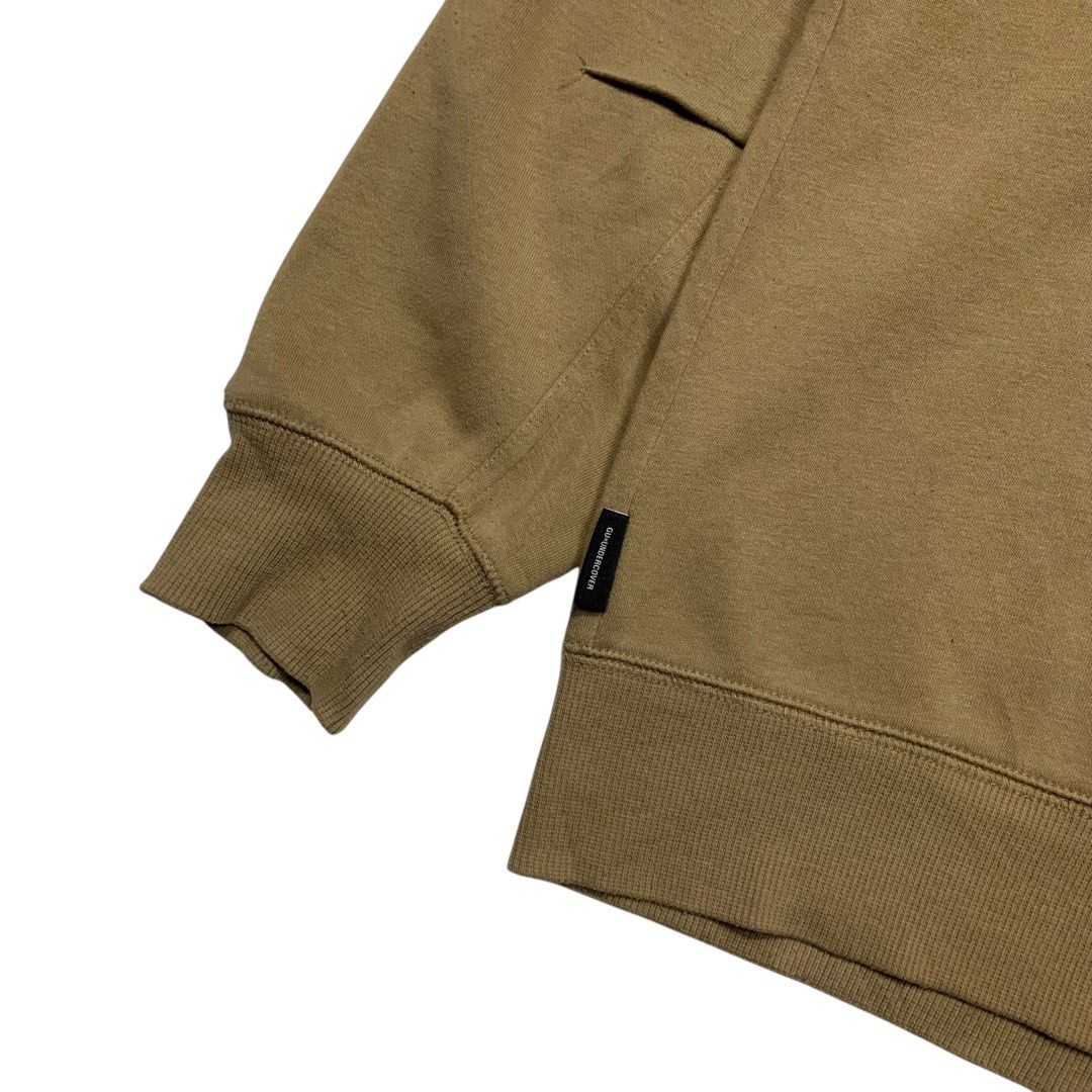 GU x Undercover Pullover Hoodie Jacket (Category: Coats, Jackets and Outerwear) located in Baguio. Submitted by thesecretshop_ph (Listing ID 1463827050, Image 3). Description: Size: Medium Lenght: 26” Width: 22” Issue: None.