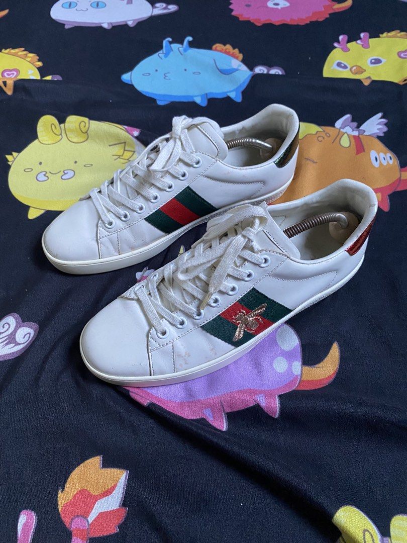 GUCCI ACE BEE (Category: Sneakers) located in Manila. Submitted by hylie2118 (Listing ID 1463935965, Image 2). Description: Gucci Ace sneaker Embroidered Bees White Leather Gold Men❗️.