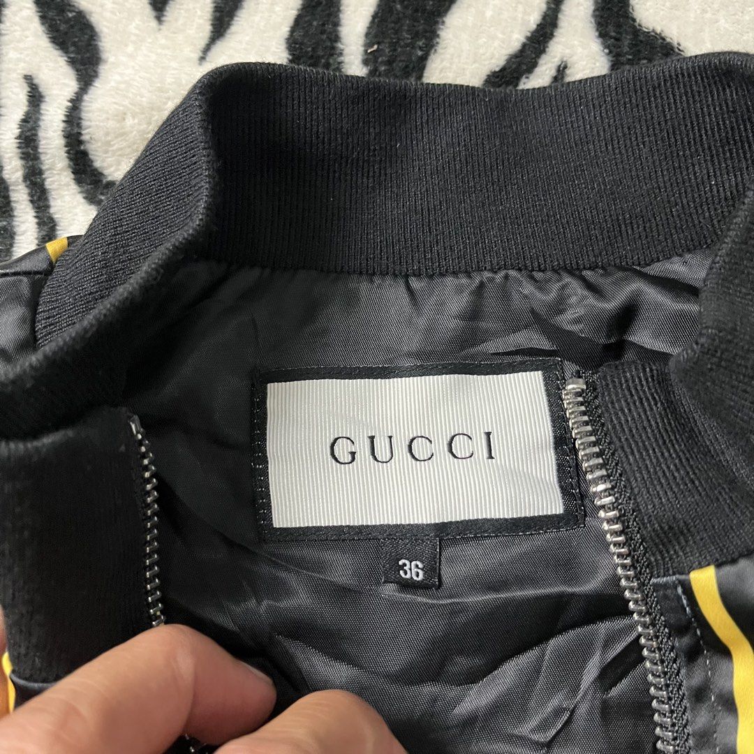 Gucci jacket (Category: Luxury Apparel) located in Manila. Submitted by royaldripmanila (Listing ID 1463870823, Image 2). Description: No issue W19 L23.