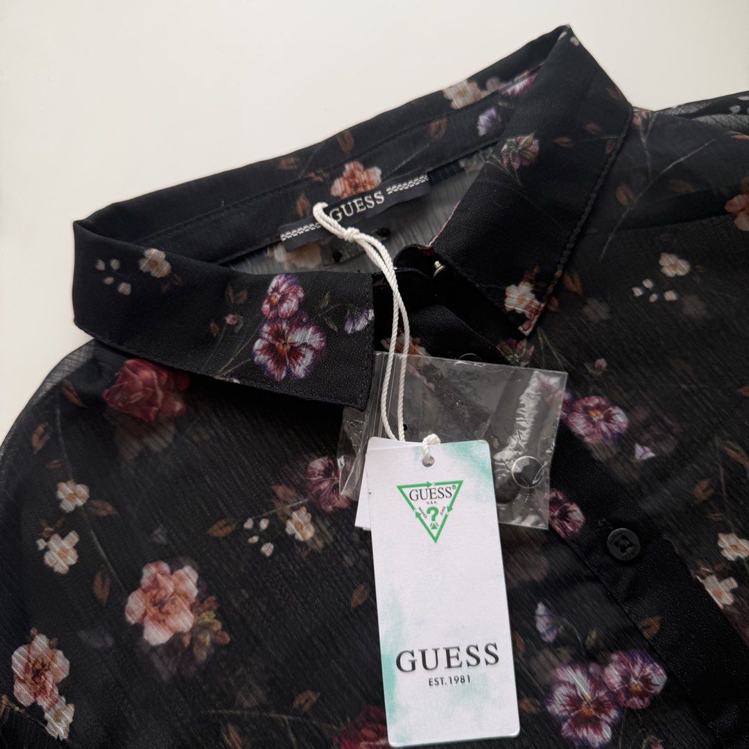 Guess Floral Polo (WITH TAG) (Category: Blouses) located in Las Pinas. Submitted by frances.finds (Listing ID 1463814894, Image 2). Description: - LAST PRICE - RFS: was originally bought as a gift for someone, but no longer needed.