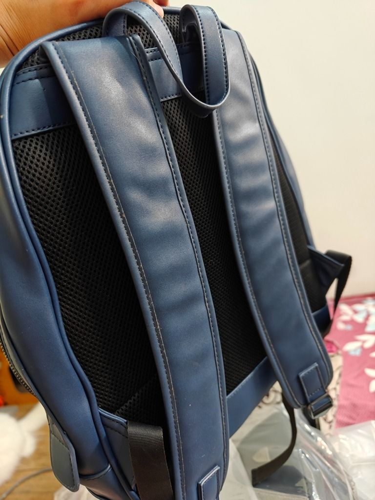 Guess Motorsport Laptop Backpack (Category: Backpacks) located in Las Pinas. Submitted by ricns (Listing ID 1463868451, Image 2). Description: Please Read The Entire Ads Before Inquiring Pakibasa Muna Ang Buong Patalastas Bago Mag Tanong Price : - 2,000 Pesos ( Fix ) Payment Thru : - Cash, BDO, BPI, RCBC, Security Bank, CIMB, UNO Bank, GCash Or Paymaya Guess Motorsport Laptop Backpack - Blue - Many Compartments - With Laptop Compartment Package :