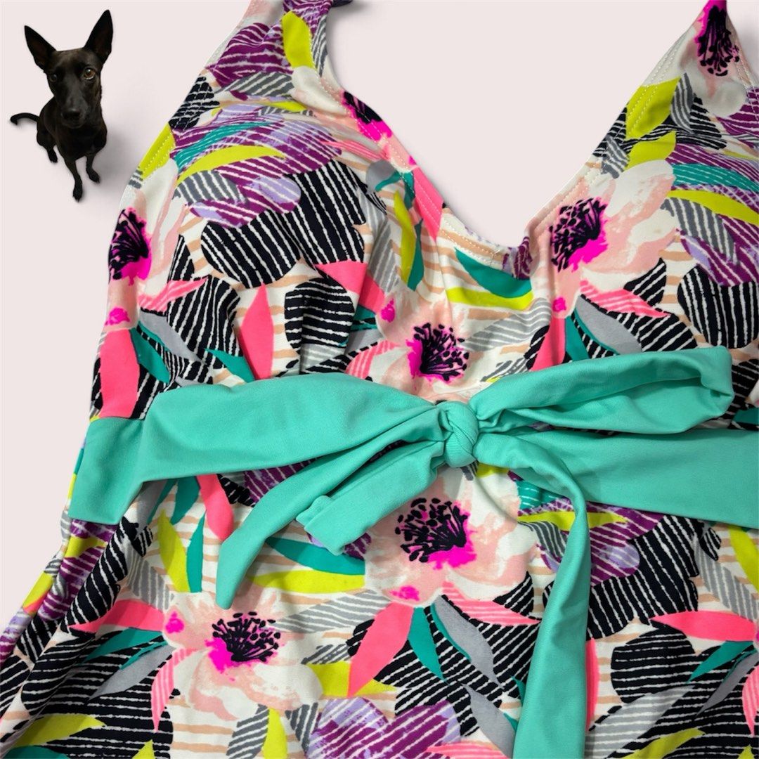 Halter-neck Padded Hawaiin Tankini Set (Category: Bikinis & Swimsuits) located in Trece Martires City. Submitted by yasxhi (Listing ID 1463919092, Image 2). Description: - size small - from Hawaii - never been used - VERY GOOD QUALITY !!.