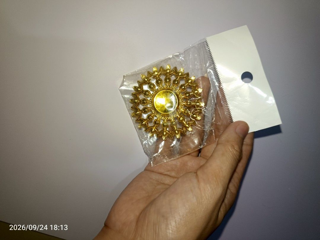 Hand Spinner Gacha (Category: Kids Toys) located in Caloocan City. Submitted by wjsixteen (Listing ID 1463842564, Image 2). Description: .