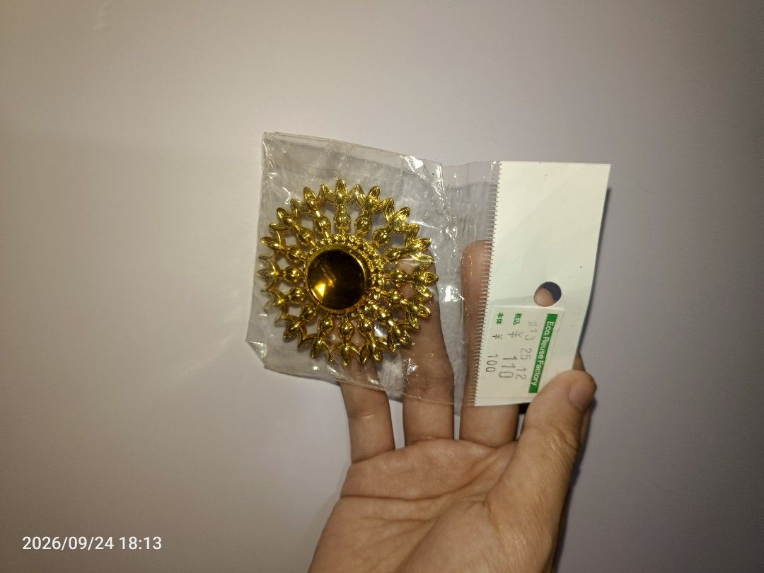 Hand Spinner Gacha (Category: Kids Toys) located in Caloocan City. Submitted by wjsixteen (Listing ID 1463842564, Image 1). Description: .