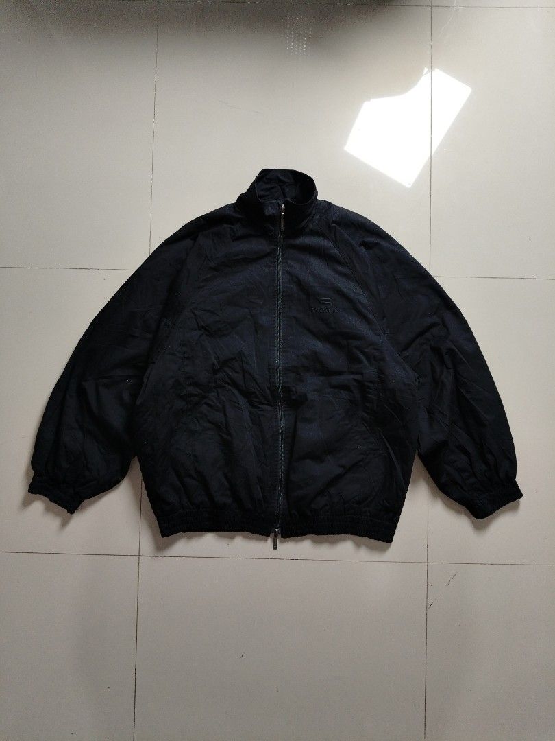 Harrington Balenciaga Triple black Embroid Logo (Category: Coats, Jackets and Outerwear) located in Ilagan. Submitted by goodsanddeals-a73c28 (Listing ID 1463769779, Image 1). Description: Like new condition Width : 26 Length : 28 Color rate : 9.5/10 or Better Message me if you interested 📩.