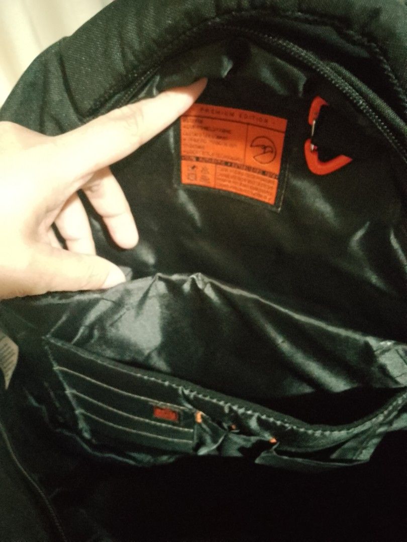 Hawk Backpack Corporate (Category: Backpacks) located in Quezon City. Submitted by emeraldgy (Listing ID 1463847712, Image 2). Description: - Black Hawk Corporate backpack - Main compartment with internal pockets can put Laptop or Ipad. - Ideal for school or travel -Lots of Compartment - Spacious interior -Brandnew -Original Price Php 1,899..