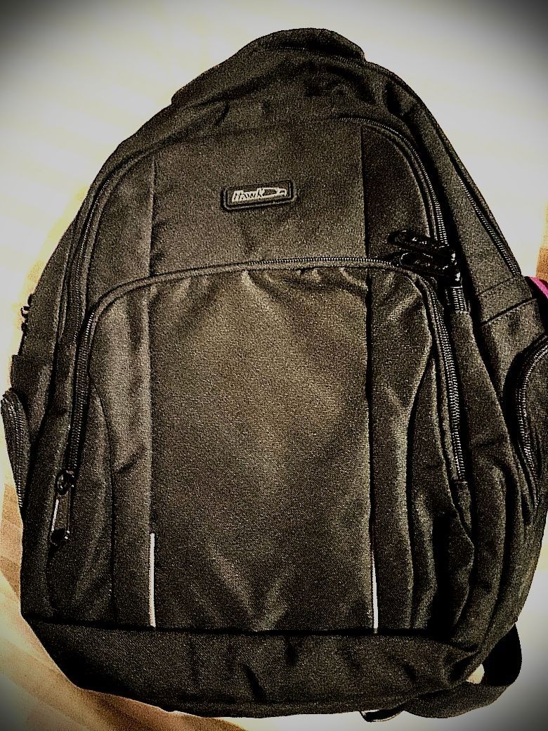 Hawk Backpack Corporate (Category: Backpacks) located in Quezon City. Submitted by emeraldgy (Listing ID 1463847712, Image 1). Description: - Black Hawk Corporate backpack - Main compartment with internal pockets can put Laptop or Ipad. - Ideal for school or travel -Lots of Compartment - Spacious interior -Brandnew -Original Price Php 1,899..
