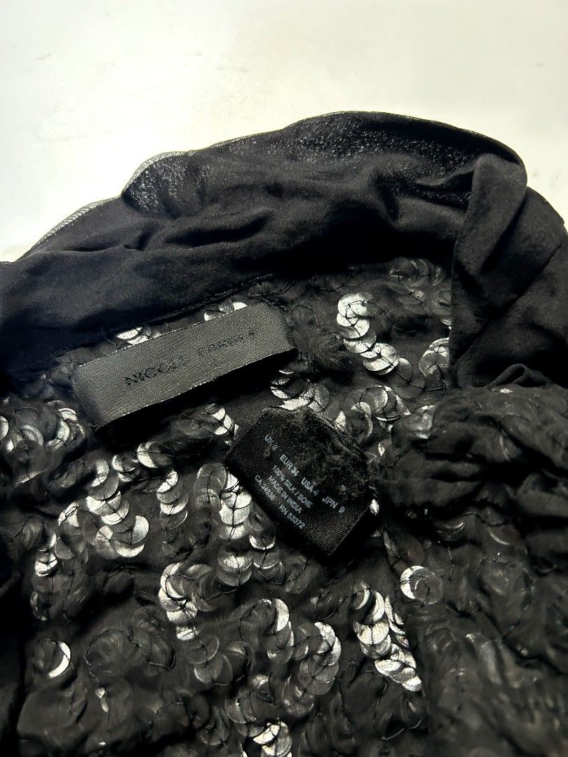 Heavily Sequined 100% Silk Sleeveless Top (Category: Sleeveless) located in Marikina City. Submitted by wearablearttt (Listing ID 1463871578, Image 2). Description: -100% silk -has weight 𖨆 LAID FLAT MEASUREMENTS L25.5" ‎W 17.5-19" ‎B 19-20.5".