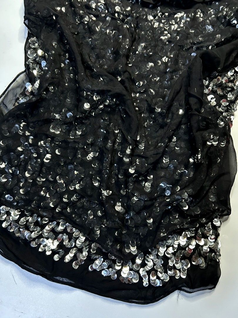 Heavily Sequined 100% Silk Sleeveless Top (Category: Sleeveless) located in Marikina City. Submitted by wearablearttt (Listing ID 1463871578, Image 3). Description: -100% silk -has weight 𖨆 LAID FLAT MEASUREMENTS L25.5" ‎W 17.5-19" ‎B 19-20.5".