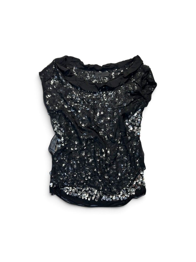 Heavily Sequined 100% Silk Sleeveless Top (Category: Sleeveless) located in Marikina City. Submitted by wearablearttt (Listing ID 1463871578, Image 1). Description: -100% silk -has weight 𖨆 LAID FLAT MEASUREMENTS L25.5" ‎W 17.5-19" ‎B 19-20.5".