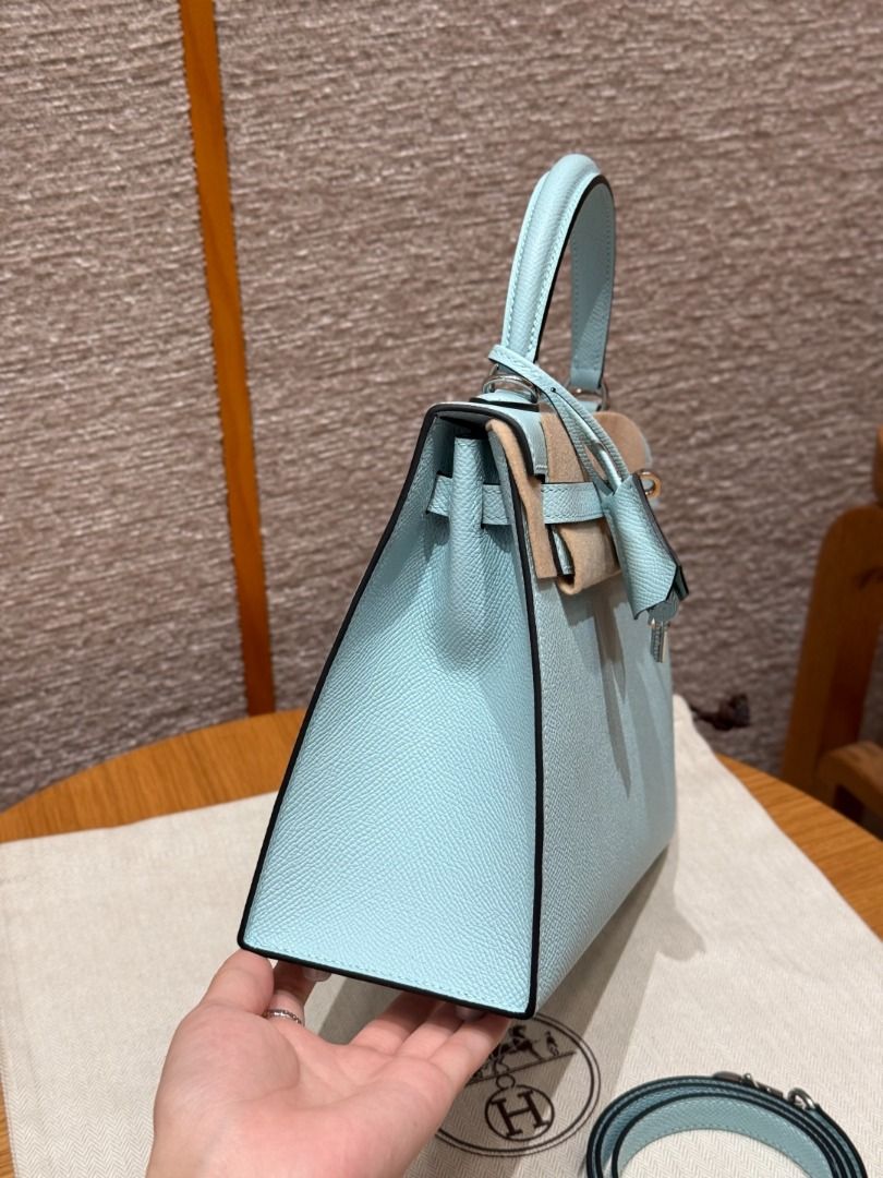 Hermes Kelly 25 (Category: Shoulder Bags) located in Cavite. Submitted by epicfish.4203a5 (Listing ID 1463770069, Image 3). Description: .